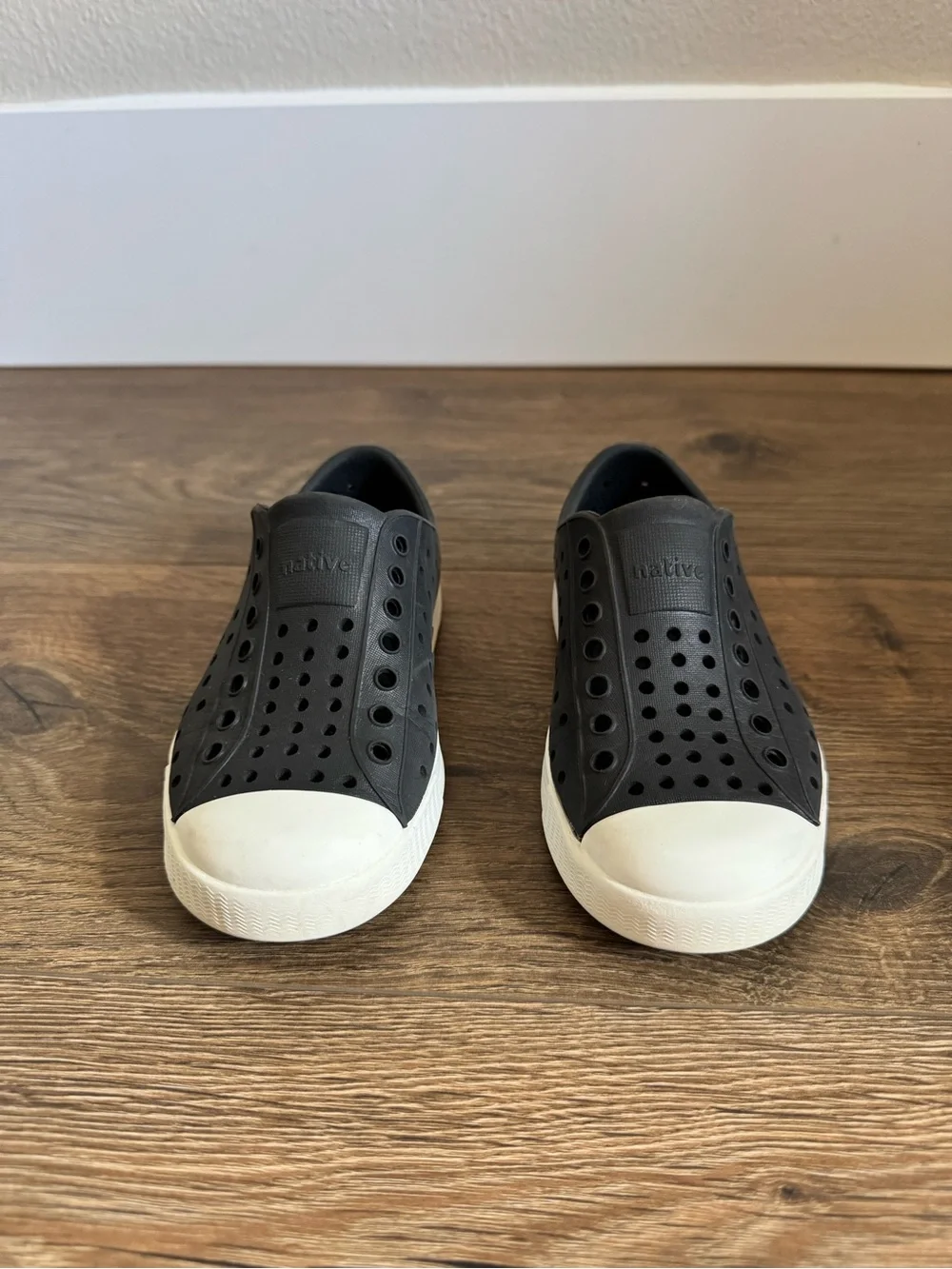 Kids Native Jefferson Black Slip-On Sneakers C10